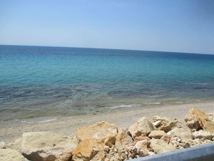 Seaside Beach House Сиври Экстерьер фото